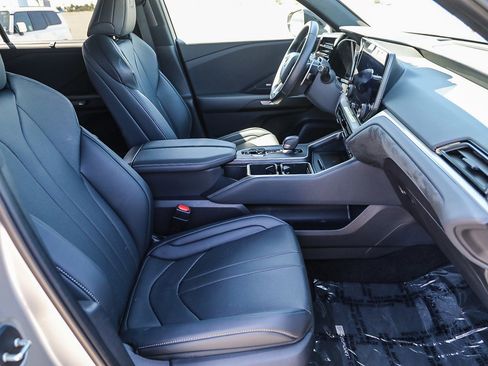 Used 2025 Lexus TX 500h AWD w/ Technology Package image 16