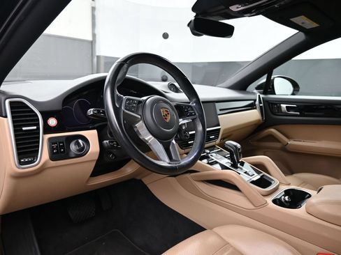 Certified 2021 Porsche Cayenne Coupe AWD/4WD image 4