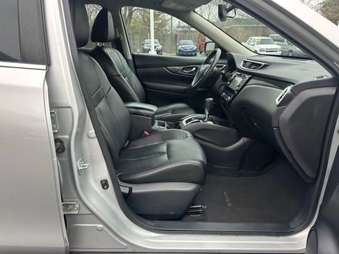 Used 2016 Nissan Rogue SL w/ SL Premium Package image 33
