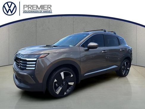 Used 2025 Nissan Kicks SR w/ SR Premium Package FWD image 1