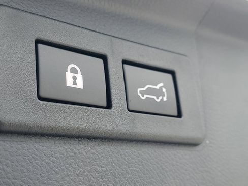 Used 2021 Subaru Outback Touring image 9