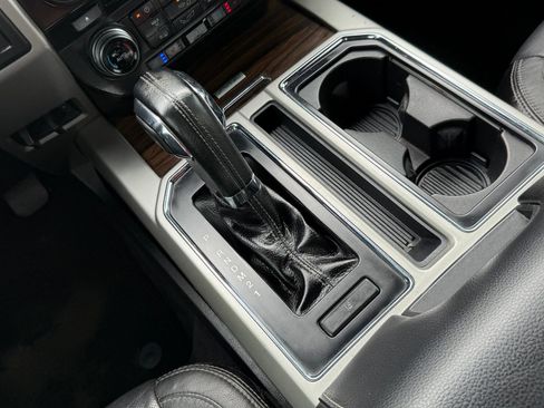 Used 2015 Ford F150 Lariat w/ Equipment Group 502A Luxury AWD/4WD image 29