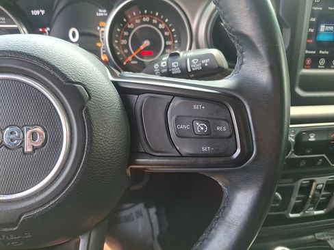 Used 2018 Jeep Wrangler Unlimited Sport S AWD/4WD image 21