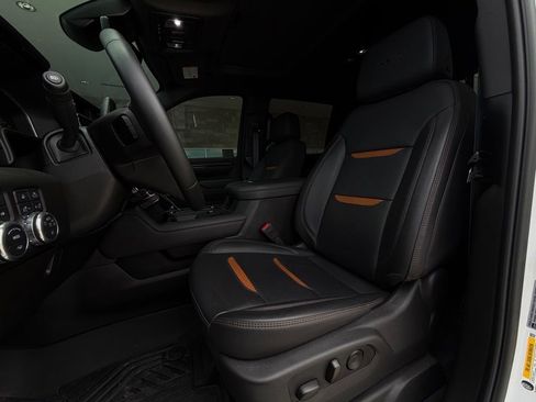 Used 2025 GMC Sierra 2500 AT4 w/ AT4 Premium Plus Package AWD/4WD image 6