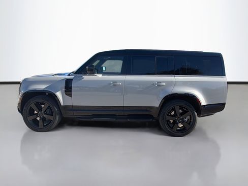 New 2026 Land Rover Defender 130 X-Dynamic SE image 2