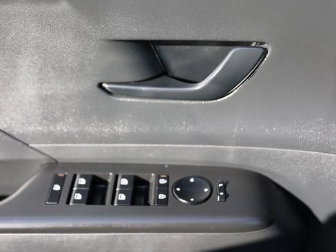 Certified 2025 Hyundai Kona SEL image 35