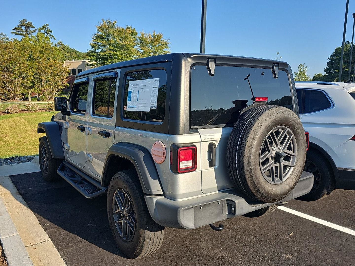 Used 2024 Jeep Wrangler Unlimited Sport AWD/4WD image 5