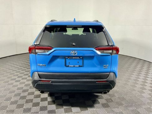 Used 2021 Toyota RAV4 XLE image 9