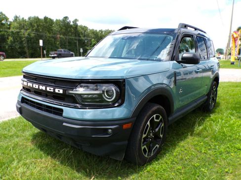 Used 2022 Ford Bronco Sport Outer Banks w/ Tech Package AWD/4WD image 4