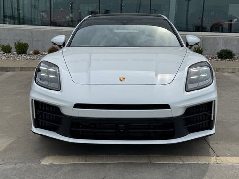 New 2025 Porsche Panamera 4 image 10