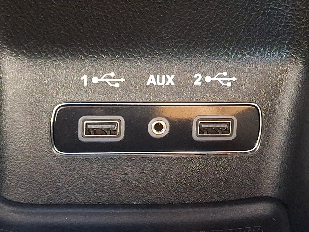 Used 2019 Dodge Durango R/T w/ Technology Group AWD/4WD image 31