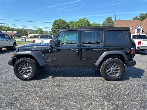 Used 2024 Jeep Wrangler Unlimited Sport AWD/4WD image 4