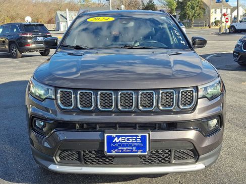 Certified 2024 Jeep Compass Limited image 2