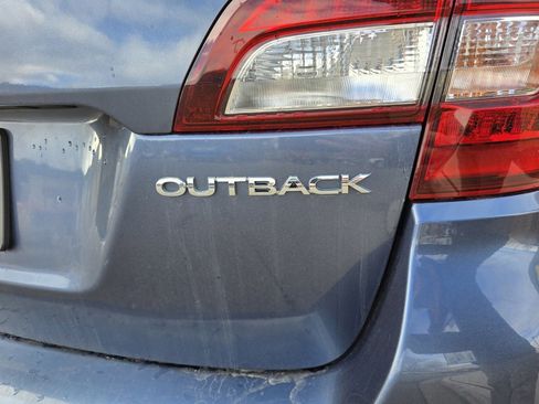 Used 2018 Subaru Outback 2.5i Premium image 35