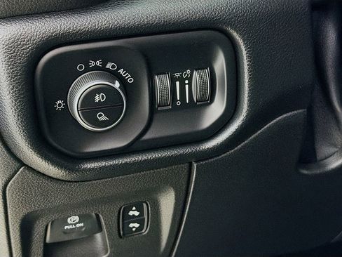 Used 2019 RAM 1500 Big Horn image 12