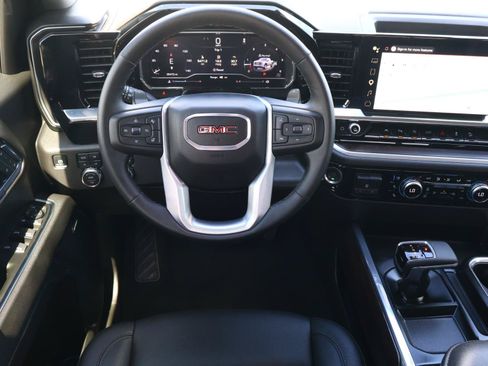 Used 2025 GMC Sierra 1500 SLT AWD/4WD image 10