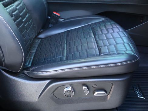 Used 2025 Cadillac Escalade ESV Sport Platinum image 25