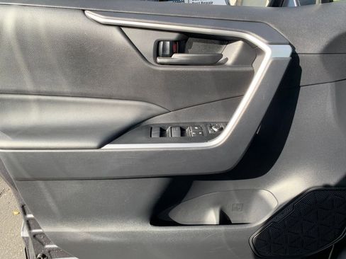 Used 2025 Toyota RAV4 LE image 20