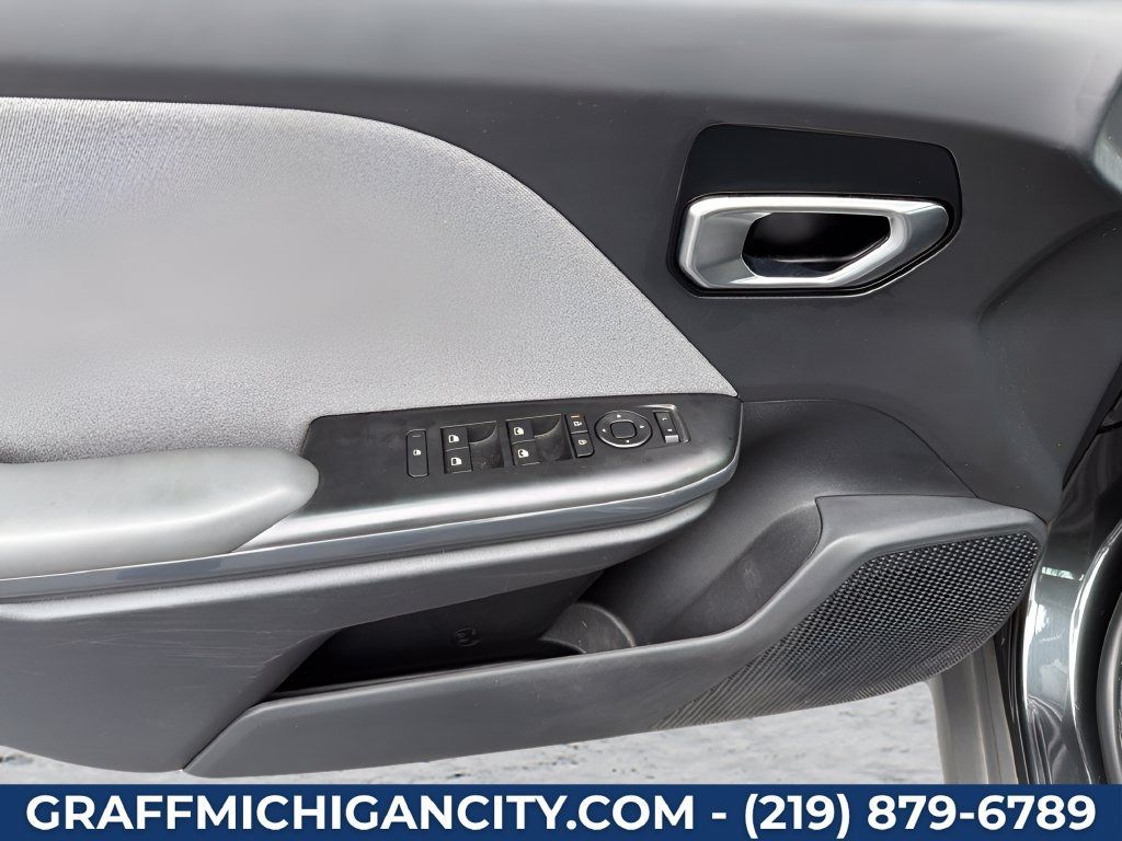 Used 2025 Kia K4 EX FWD image 15