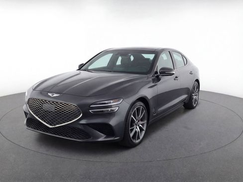 Used 2025 Genesis G70 2.5T image 3