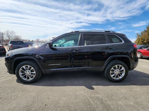 Used 2019 Jeep Cherokee Latitude Plus w/ Cold Weather Group AWD/4WD image 4