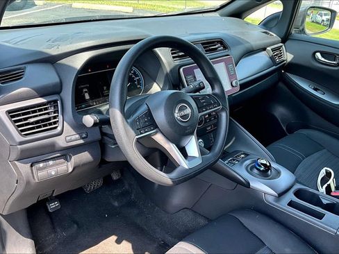 Used 2025 Nissan Leaf S FWD image 5