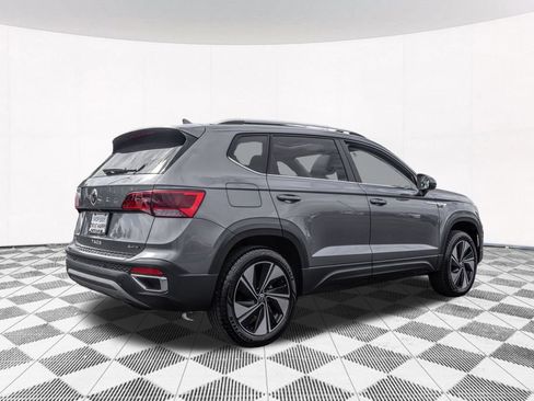Used 2024 Volkswagen Taos SE AWD/4WD image 9