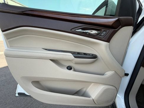 Used 2012 Cadillac SRX Luxury FWD image 30
