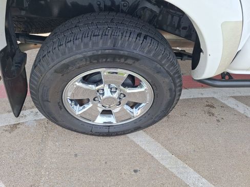 Used 2011 Toyota Tacoma Base w/ TRD Sport Pkg image 11