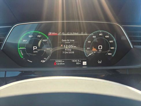 Used 2024 Audi Q8 e-tron Premium Plus AWD/4WD image 26
