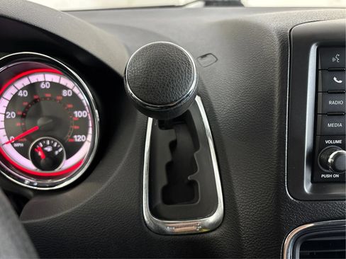 Used 2019 Dodge Grand Caravan SE FWD image 41