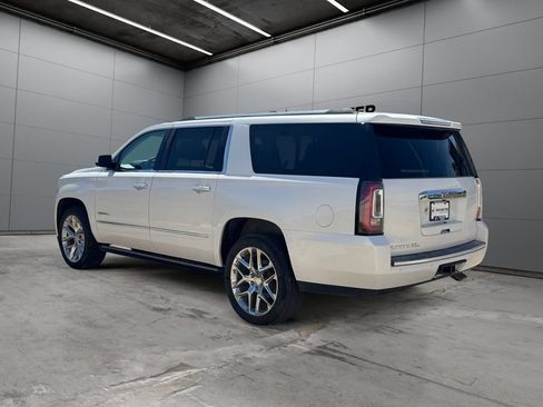 Used 2019 GMC Yukon XL Denali AWD/4WD image 3