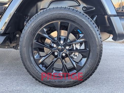 Used 2022 Jeep Wrangler Unlimited Sahara 4xe image 34