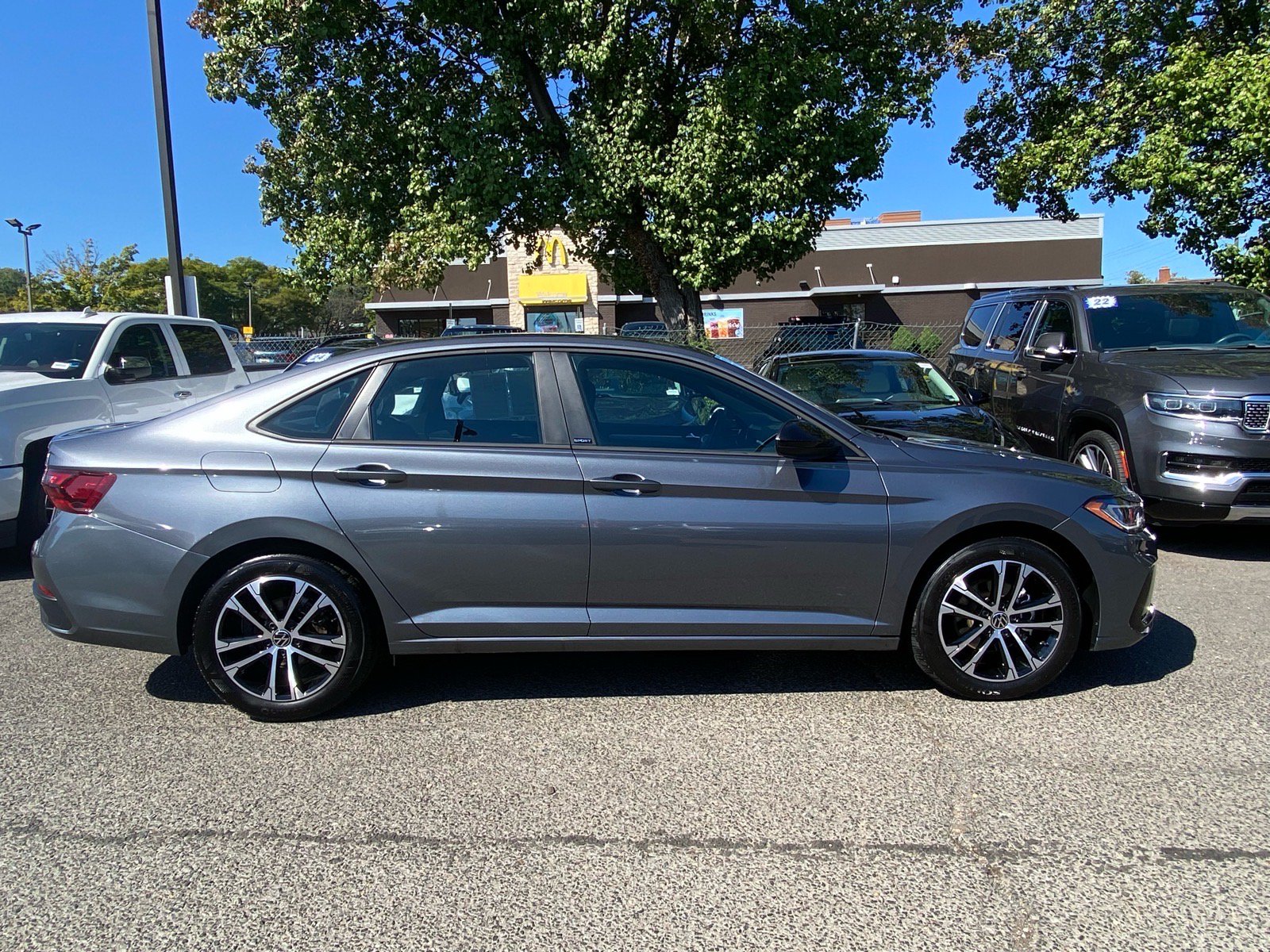 Certified 2025 Volkswagen Jetta Sport FWD image 2