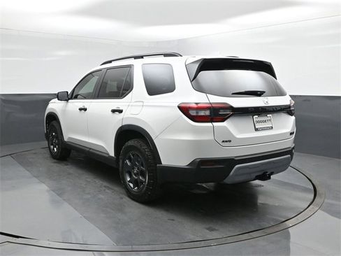 New 2025 Honda Pilot TrailSport image 5