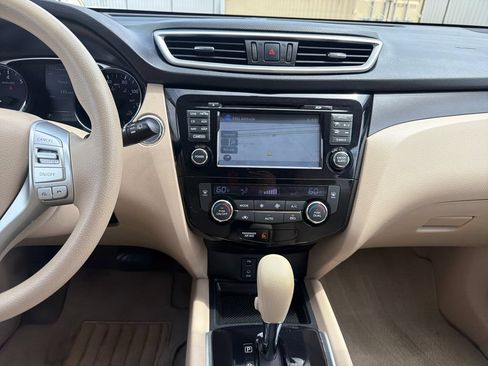 Used 2014 Nissan Rogue SV w/ SV Premium Package AWD/4WD image 17