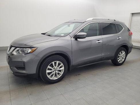 Used 2018 Nissan Rogue SV image 2