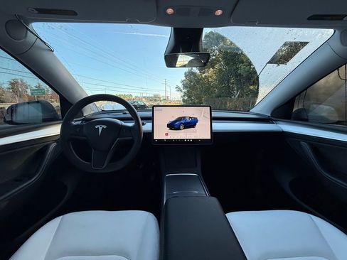 Used 2023 Tesla Model Y Long Range image 15