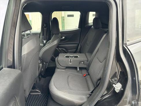 Certified 2022 Jeep Renegade Altitude w/ Convenience Group AWD/4WD image 25