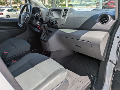 Used 2020 Nissan NV200 S w/ Sliding Glass Door Package FWD image 17