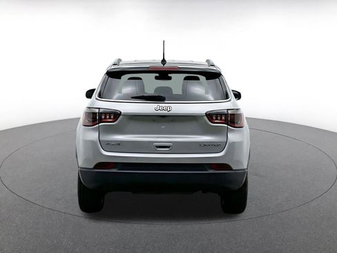 Used 2025 Jeep Compass Limited AWD/4WD image 8