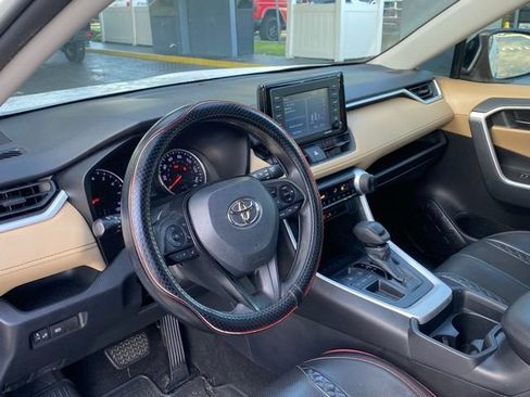 Used 2020 Toyota RAV4 LE image 13