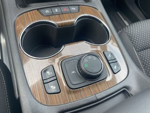 Used 2023 GMC Acadia SLE w/ Driver Convenience Package image 35