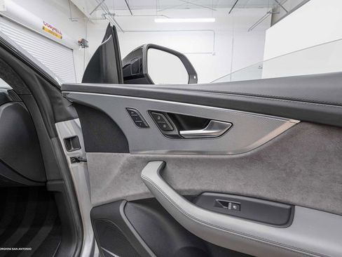 Used 2021 Audi SQ8 Prestige image 30