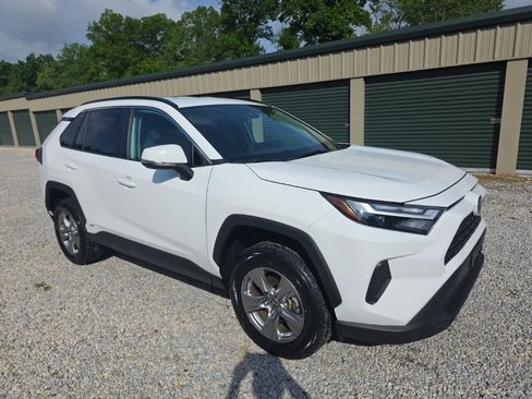 Certified 2025 Toyota RAV4 XLE AWD/4WD image 8