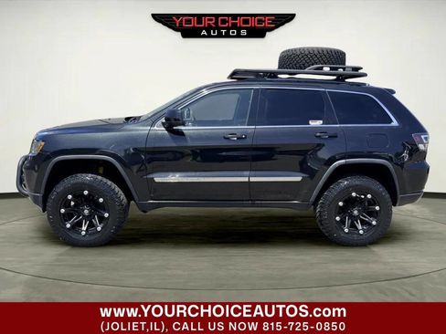 Used 2012 Jeep Grand Cherokee Laredo w/ Laredo E Group AWD/4WD image 2