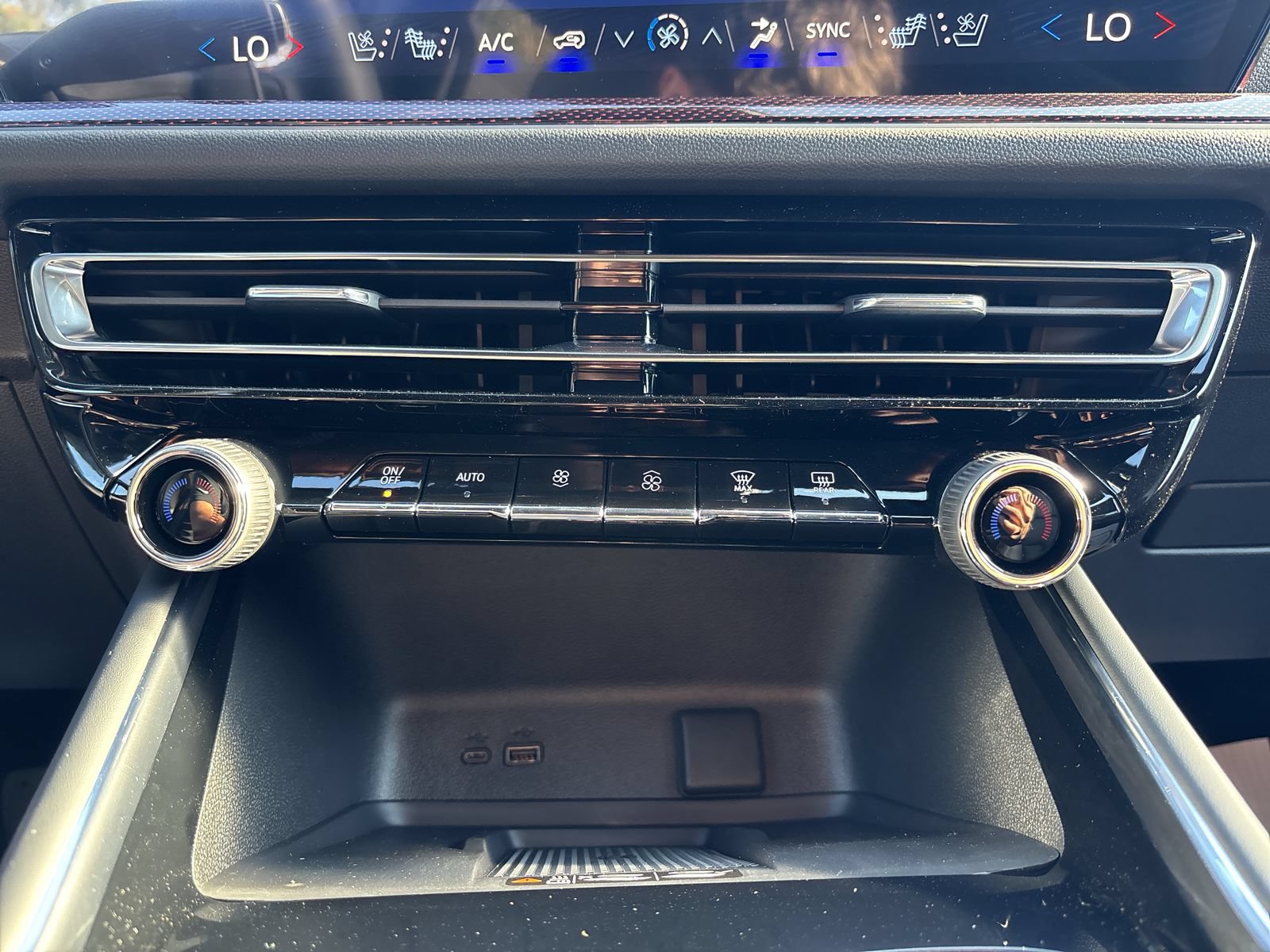New 2027 Chevrolet Traverse RS AWD/4WD image 21