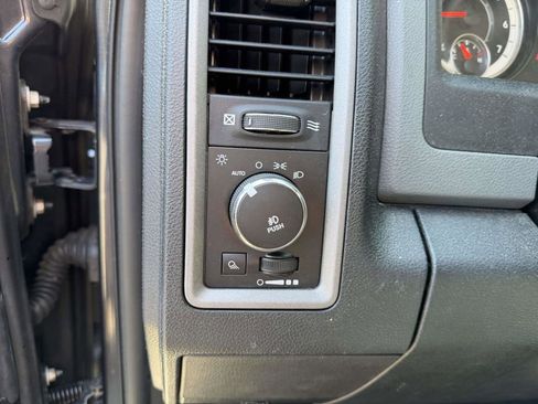 Used 2016 RAM 1500 Express AWD/4WD image 24
