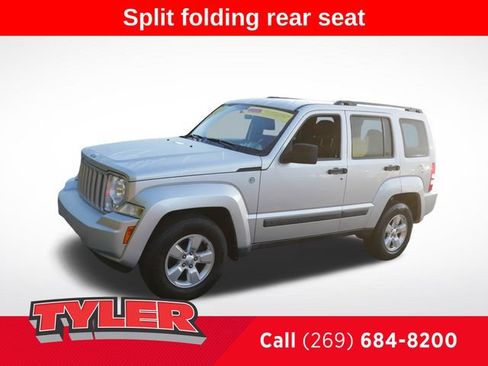 Used 2012 Jeep Liberty Sport w/ Popular Equipment Group AWD/4WD image 3