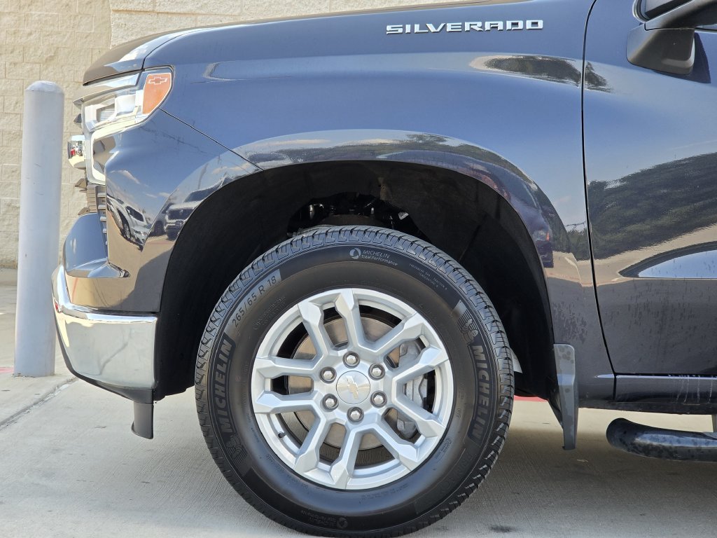 Used 2023 Chevrolet Silverado 1500 LT AWD/4WD image 7